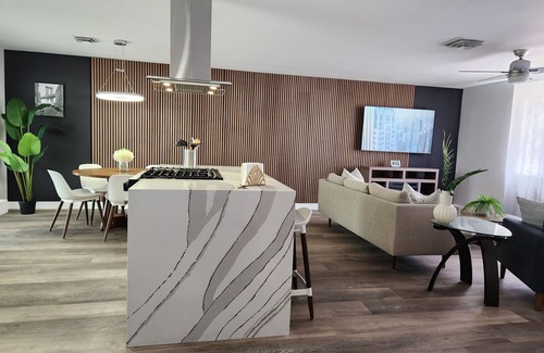 Las Vegas House | S-Stylish 4BR Oasis Luxe Backyard BBQ