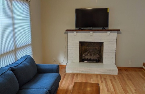 Scottsboro House | s1. Beautiful home in historic Scottsboro w/pool