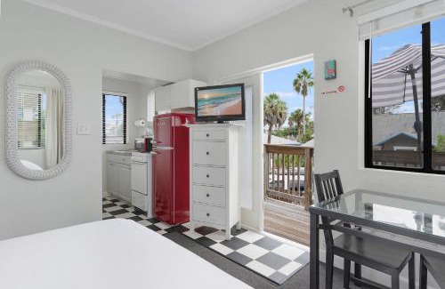 Pass-a-Grille Hotel | Sabal Palms Inn