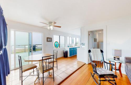 Elk House | Saddle Point Ocean View Cottage