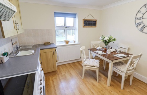 Louth Cottage | SADDLE RACK COTTAGE, romantic, country holiday cottage in Fulstow