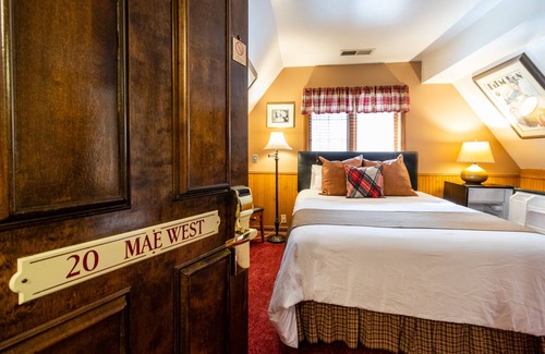 Lake Arrowhead Hotel | Saddleback Inn