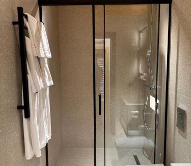 Bostandyk District Bed & Breakfast | Sadu Home