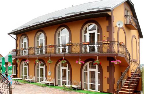 Kamenets-Podol'skiy Hotel | Sadyba Smotrytska Perlyna