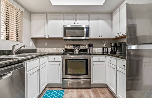 Glendale Condo | Safe 2BR Condo Steps Away From Banner Hospital and Heated Pool