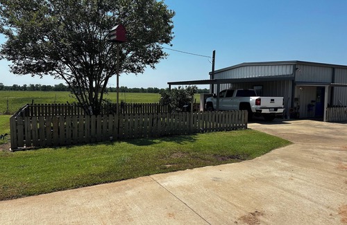 Gardner Apartment | Safe, secure and secluded 2-bedroom apartment outside city limits of Alexandria.