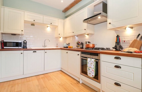 Blythburgh Cottage | SAFFRON, BLYTHVIEW, family friendly, with pool in Southwold