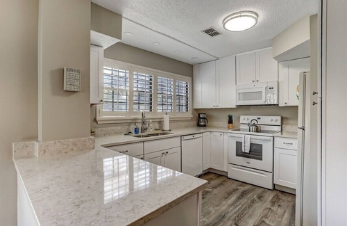 Amelia City Condo | Sailmaker Gated Complex: Near Pool & Beach