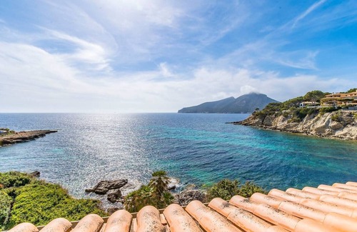 Sant Elm House | Sailor's house in front of the island of dragonera