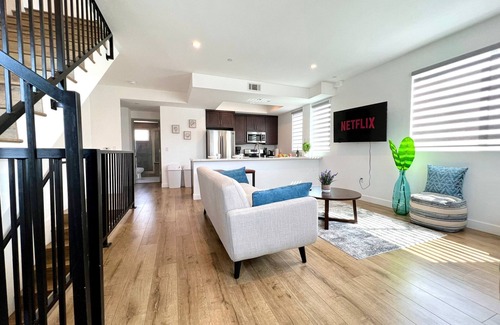 Pico-Union House | Sainted Ktown Abode + Private Rooftop Deck