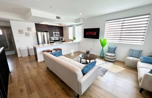 Pico-Union House | Sainted Ktown Abode + Private Rooftop Deck