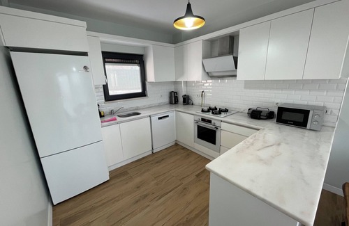 Sapanca Villa | Sakarya Sapanca Ünlüce 5+1 Private (HEATED) Pool-Luxury 10-person Holiday Villa