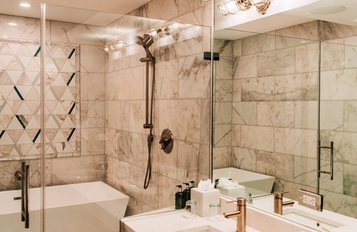 Salem Hotel | Salem Waterfront Hotel & Suites