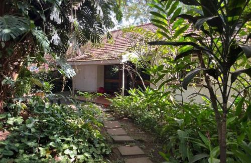 Bugolobi Villa | Salmon rise