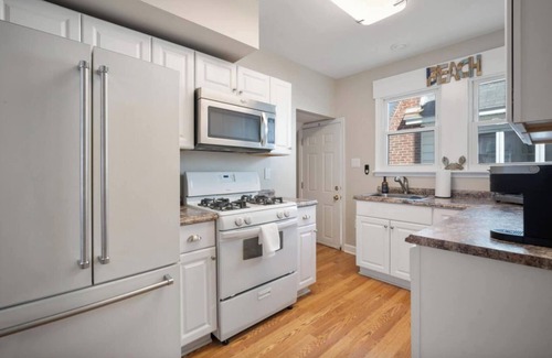 Margate City Apartment | Salt Life Retreat Unit A-2BR/2BA, Heart of Margate