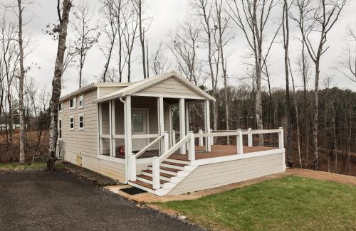 Dover House | Salt & Pepper (In The Pines at KY Lake) 121 & 131 Pine Grove Lane, Dover, TN 37058