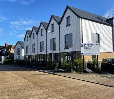 Whitstable Apartment | Salt Yard Apartment, Parking and Terrace, Whitstable