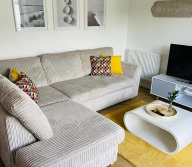 Whitstable Apartment | Salt Yard Apartment, Parking and Terrace, Whitstable