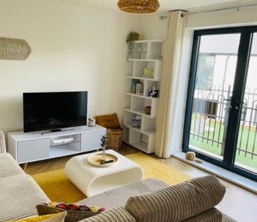 Whitstable Apartment | Salt Yard Apartment, Parking and Terrace, Whitstable