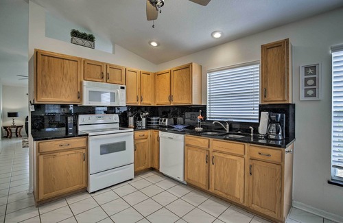 Sabal Harbour Cottage | Saltwater Pool, Spa & Lanai: Bradenton Home