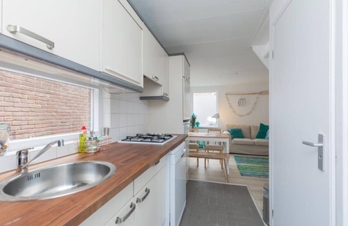 Noordwijk Cottage | Salty Beach House near Beach and city centre