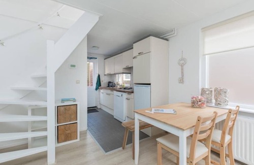 Noordwijk Cottage | Salty Beach House near Beach and city centre