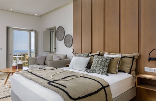 Omales Hotel | Salvia Areopolis All-Suite Hotel