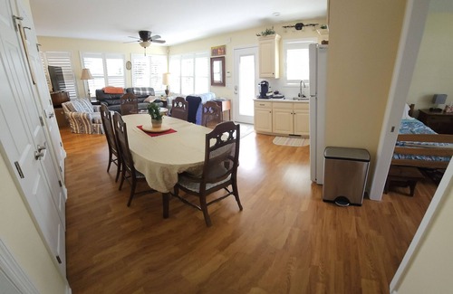 Southern Pines Apartment | Sam's Place. UPDATED LISTING! Relax in the hot tub after a day of golf!