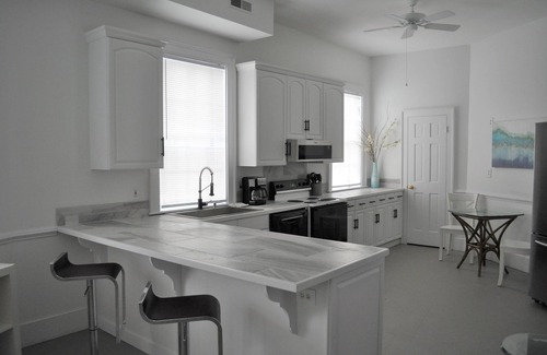 Ansonborough House | Same block as Aiken-Rhett Mansion. Stylish & roomy