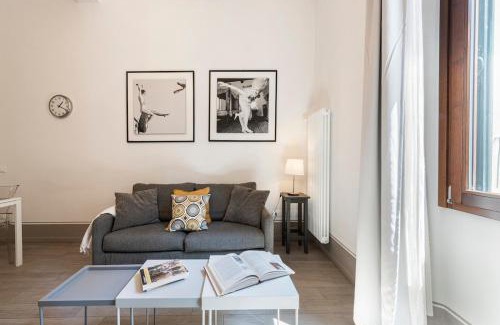 Santa Maria Novella Apartment | San Antonino Elegant Renovated Cosy Central Plus