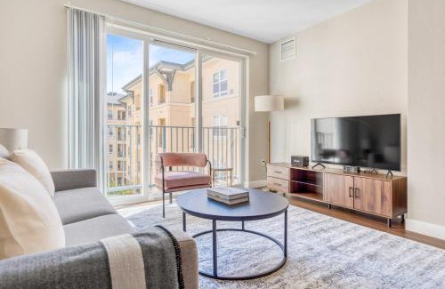 San Bruno Apartment | San Bruno 2BR w Pool Gym WD nr highways SFO-931