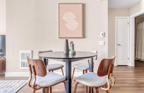 San Bruno Apartment | San Bruno 2BR w Pool Gym WD nr highways SFO-931