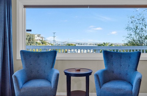 Loma Portal House | San Diego 2BD with Downtown Views, Deck & BBQ!