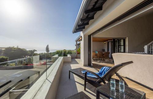 Robberg Beach House | Sanctuary Beach Hideaway - 8 sleeper - 50m onto Robberg 5