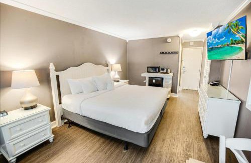 Litchfield by the Sea Apartment | Sand and Sun Resort View King Room 3rd Floor