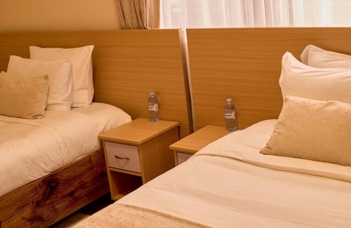 Entebbe Bed & Breakfast | Sand Grains Residences 007