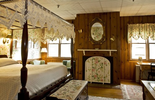 Oxford Hotel | Sandaway Suites & Beach