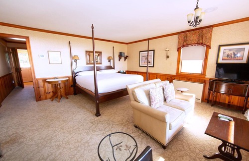 Oxford Hotel | Sandaway Suites & Beach