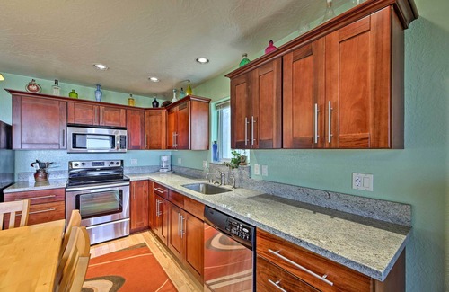Waldport Cottage | Sanderling Sea Cottages, Unit 9 with Ocean Views!