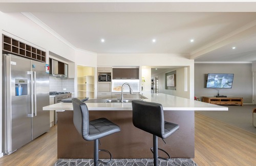 Yamba House | Sandgard- waterfront tranquility