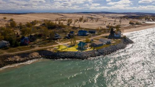 Mears House | Sandpiper Cottage Beautiful Private Lake Michigan Frontage