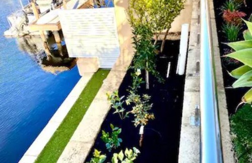 Wannanup House | Sandpiper Island Tranquil Waterfront Views & Jetty