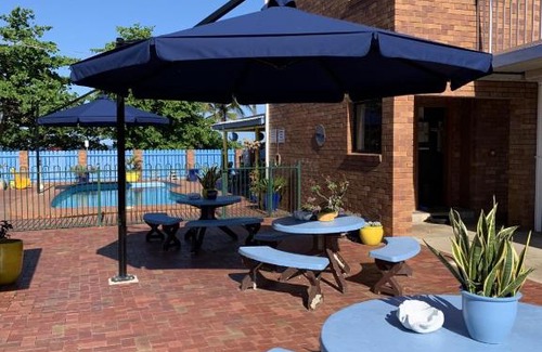 Sarina Beach Hotel | Sandpiper Motel