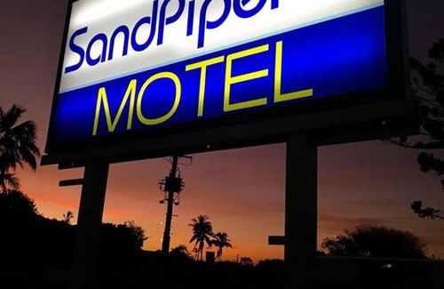 Sarina Beach Hotel | Sandpiper Motel