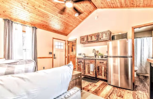Wisconsin Dells Cabin | Sandstone Rustic Retreat & Dells Domes - 9 units- Sleeps 26