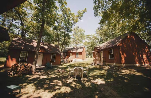 Wisconsin Dells Cabin | Sandstone Rustic Retreat & Dells Domes - 9 units- Sleeps 26