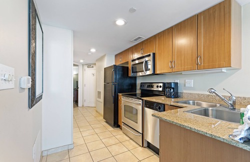 Downtown Myrtle Beach Hotel | Sandy Beach Oceanfront Resort