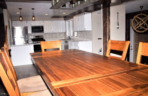 Waupaca Cottage | Sandy Bottom Lodge on the Beautiful Chain O Lakes in Waupaca