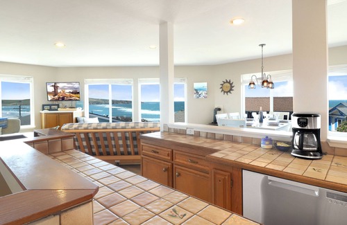 Dillon Beach Cottage | Sandy Dog is just a short distance to the beach .