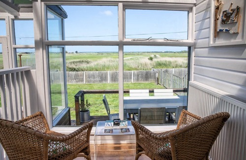 Southwold House | Sandy Lodge - Detached Seaside House with amazing views.